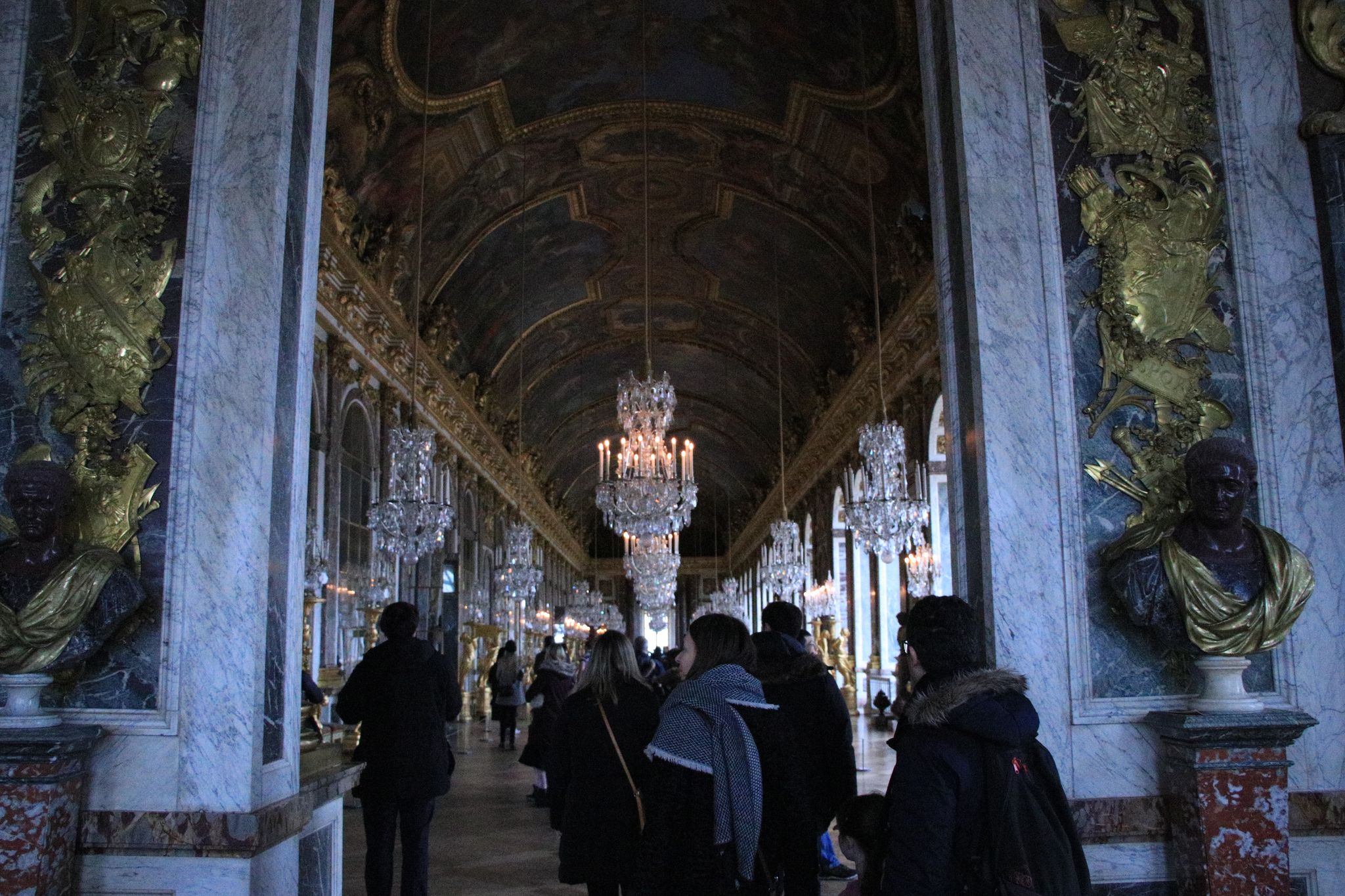 A Chase of Light In The Pal of Mon Ch  