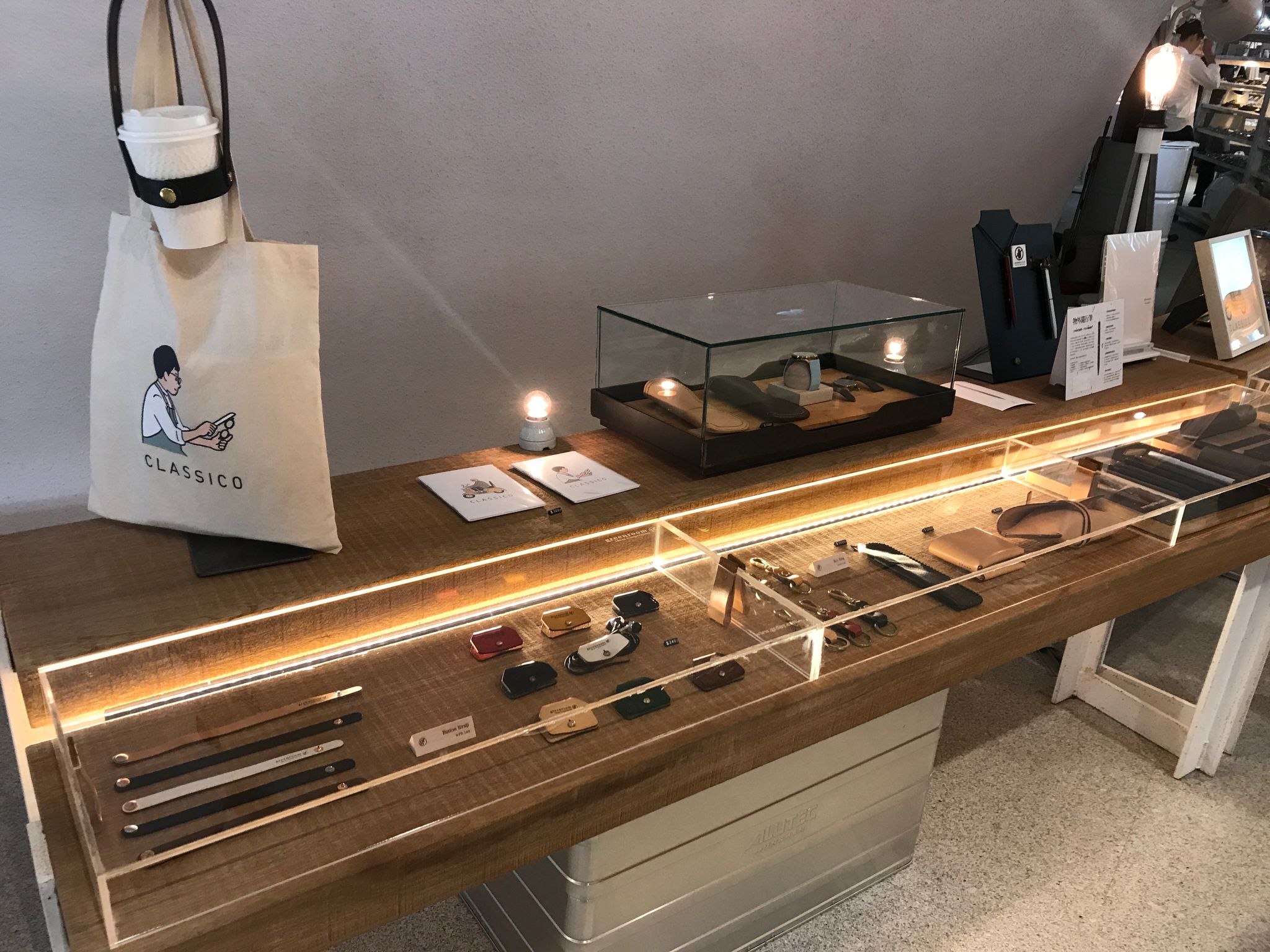 A Coffee-And-Book-Store-Style-Experience